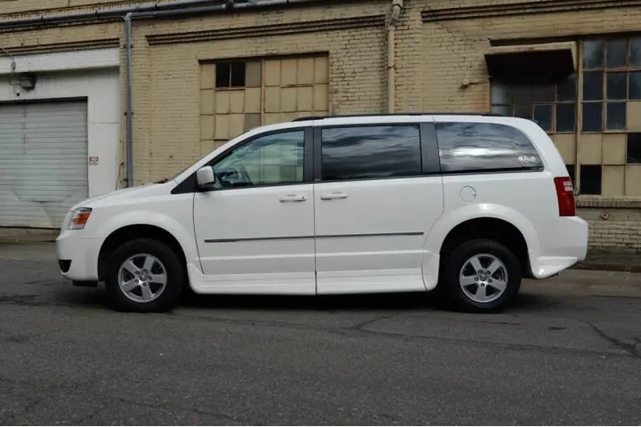 $21888 : 2010 Grand Caravan SXT image 5