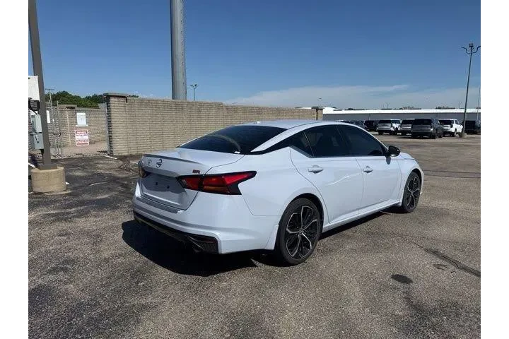 $24982 : Nissan Altima 2023 2.5 SR 4d image 7
