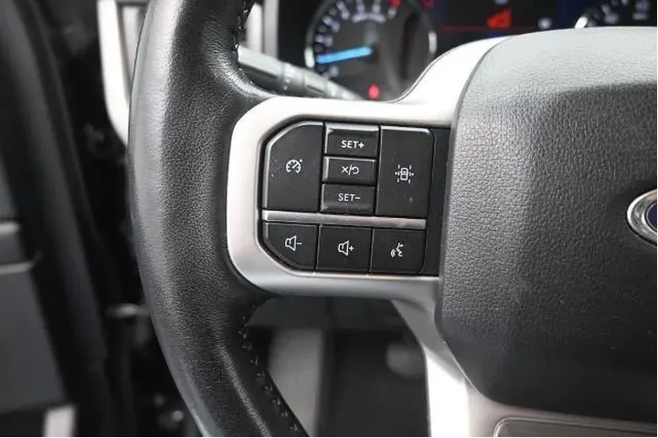 $38618 : Ford Expedition 2024 4x2 XLT image 6