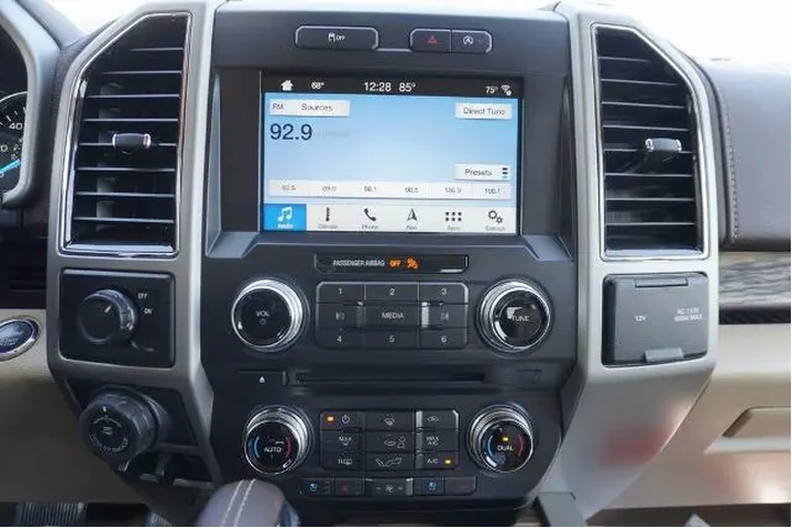 $23988 : Ford F-150 2018 4x2 Lariat 4 image 8