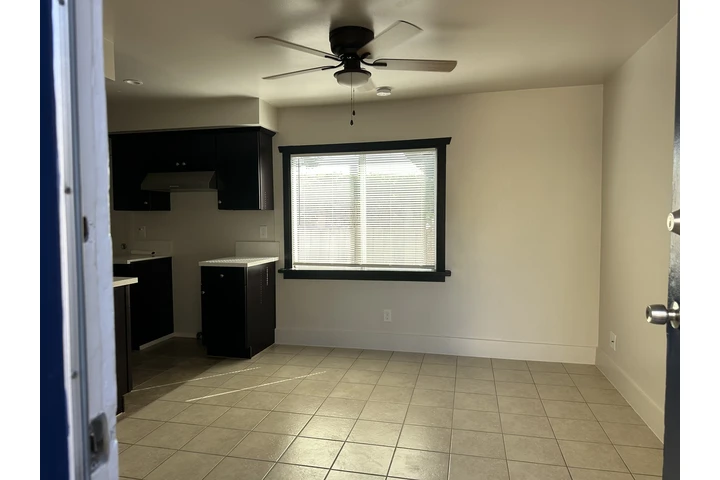 $1690 : Apt D 1 RECÁMARA EN LONG BEACH image 1