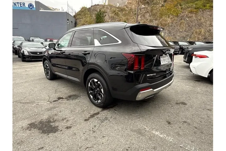 $29388 : Kia Sorento 2024 AWD S 4dr S image 7