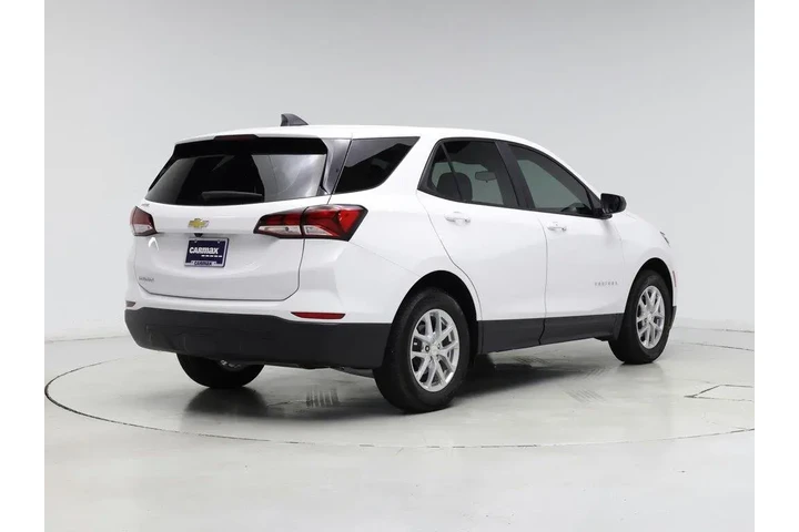 $24998 : Chevrolet Equinox 2024 LS 4d image 8
