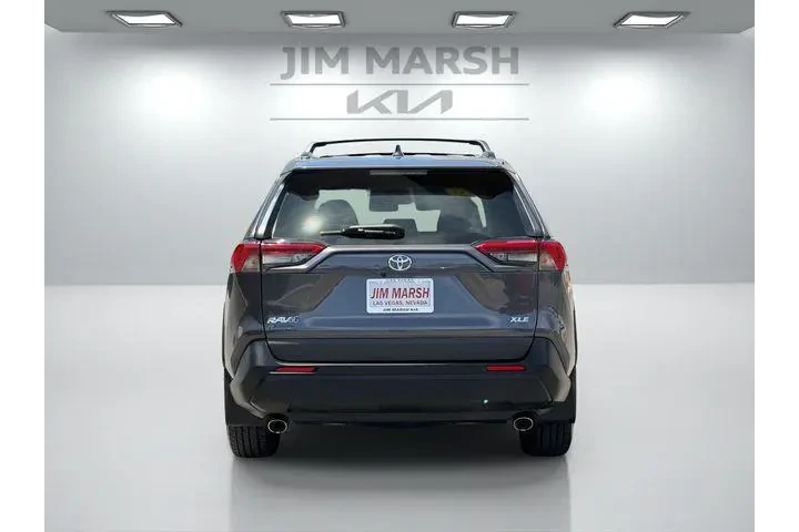 $23588 : Toyota RAV4 2019 XLE Premium image 1