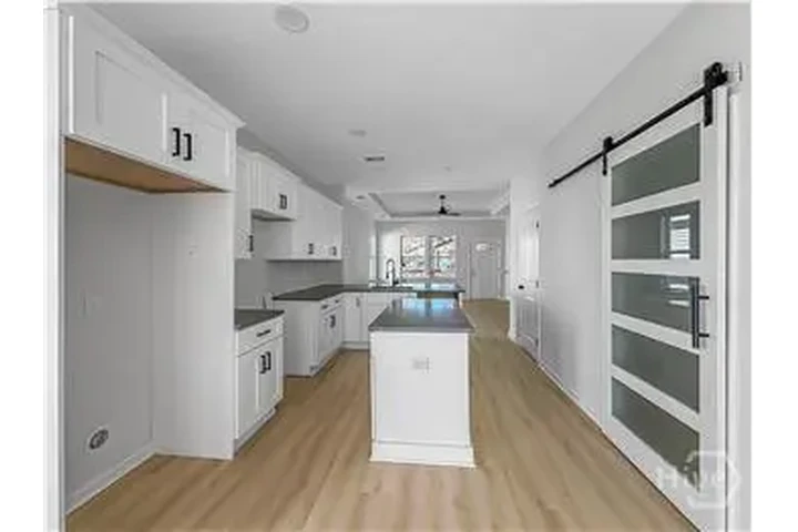 $2200 : Rental property with 3 bedro image 6