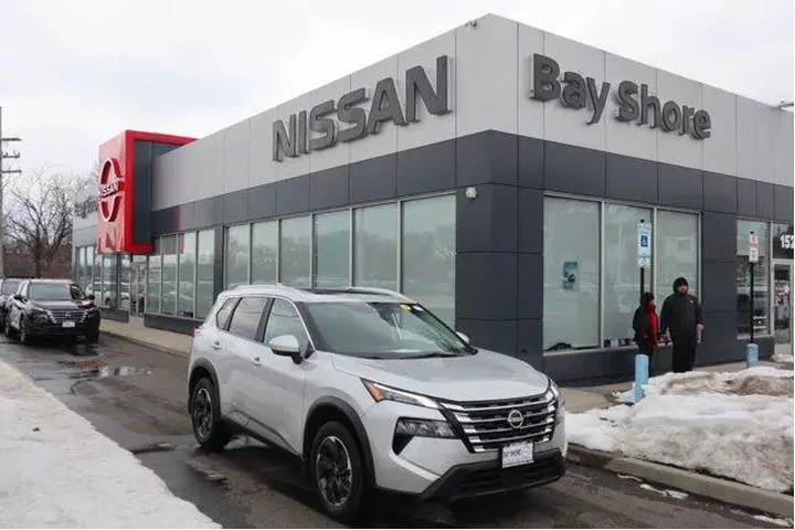 $22238 : Nissan Rogue 2025 SV 4dr Cro image 1