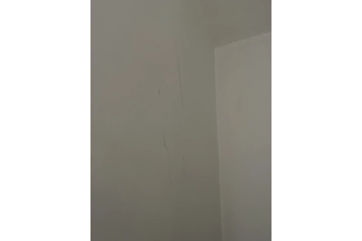 $1100 : Cuarto. Para Renta y parking image 1
