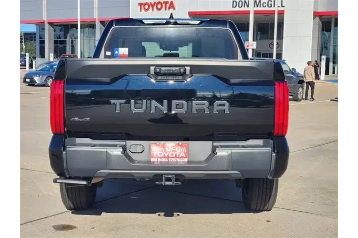 $39856 : Toyota Tundra 2023 4x4 SR5 4 image 6