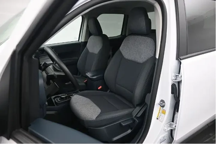 $32985 : Ford Maverick 2025 AWD XLT 4 image 9