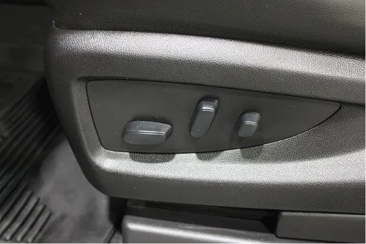 $39982 : GMC Sierra 1500 2018 4x4 SLT image 4