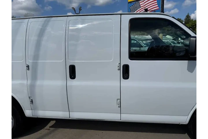 $11750 : 2017 Express 2500 image 5