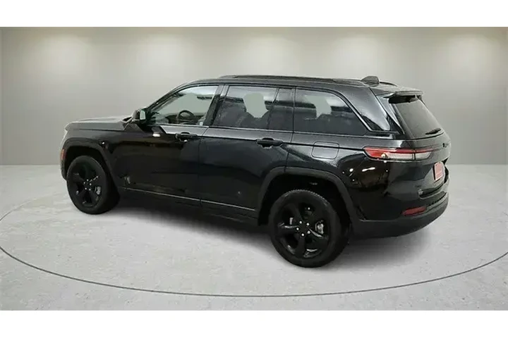 $31846 : Jeep Grand Cherokee 2023 4x4 image 6