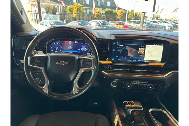 2022 Silverado 1500 RST image 8