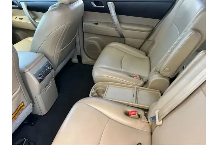 $9799 : Toyota Highlander 2012 SE 4d image 5