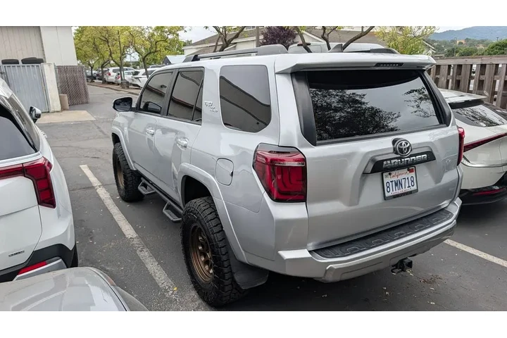 $46990 : 2021 4Runner TRD Off-Road Pre image 8
