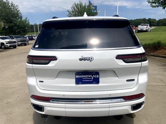 $37990 : 2021 Grand Cherokee Overland image 7