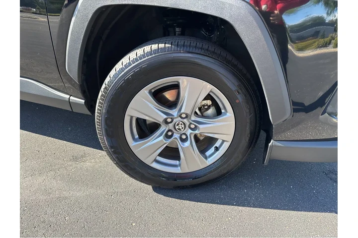 $33689 : Gold Certified2025 RAV4 Hybri image 8
