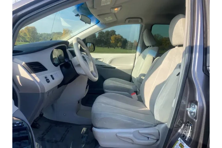 $10995 : 2014 Sienna L 7-Passenger image 10