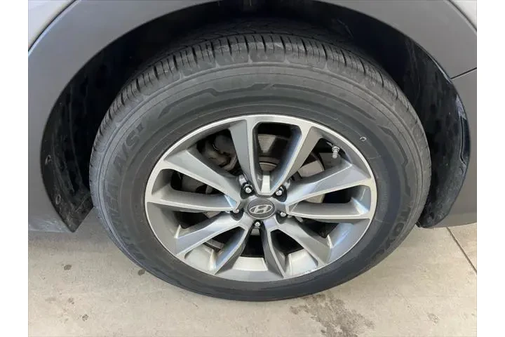 $9990 : Hyundai SANTA FE 2017 AWD SE image 8