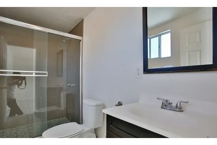 $750 : Lindo de 1 dormitorios image 3