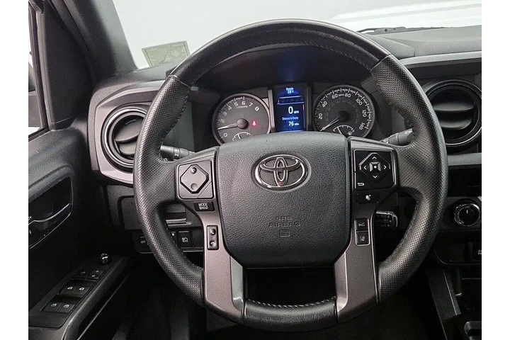 $33998 : Toyota Tacoma 2018 4x4 TRD S image 10