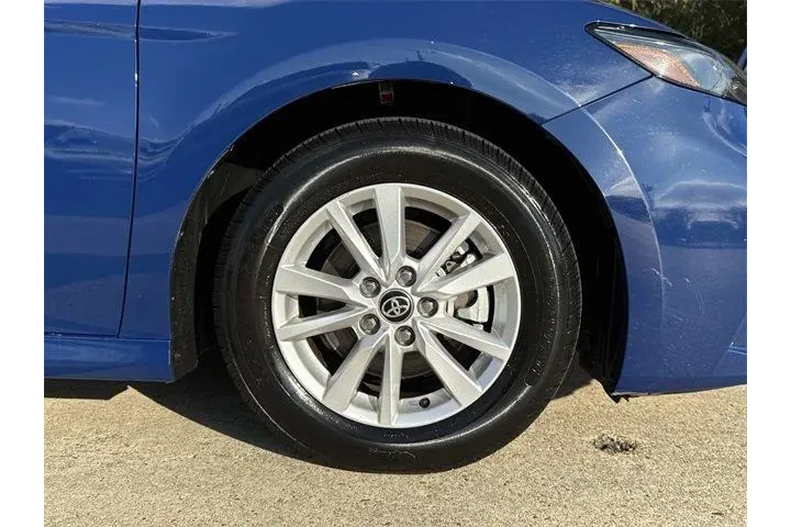 $27756 : Toyota Camry 2025 XSE 4dr Se image 3