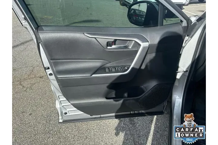 $24599 : Toyota RAV4 2022 AWD XLE 4dr image 10