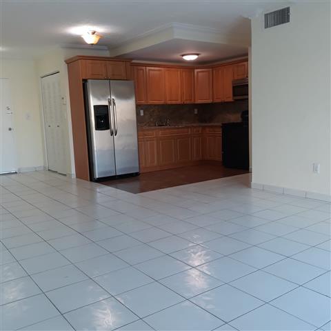 $2350 : 2B/2B APARTMENT RENT image 4