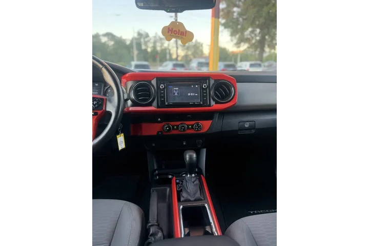 2017 Tacoma TRD Off-Road image 7