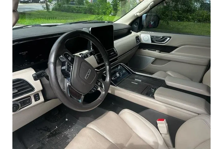 $49500 : 2020 Navigator L Reserve 4WD image 7