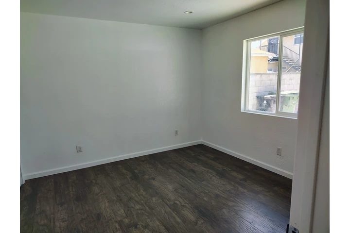 $2500 : Casa de 2 Cuartos y 2 Baños image 4