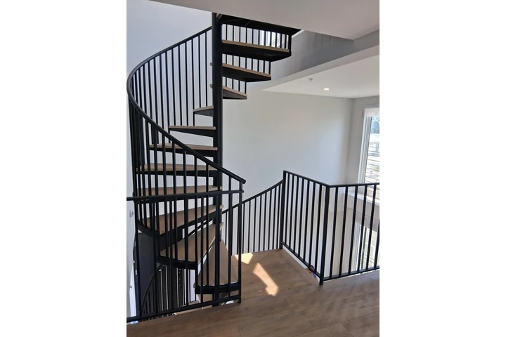 Busco soldador  o alludante image 1