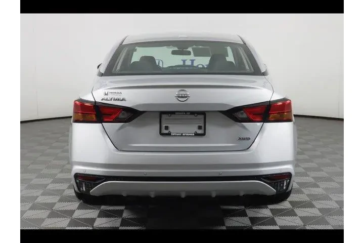 $25875 : Nissan Altima 2025 AWD 2.5 S image 6