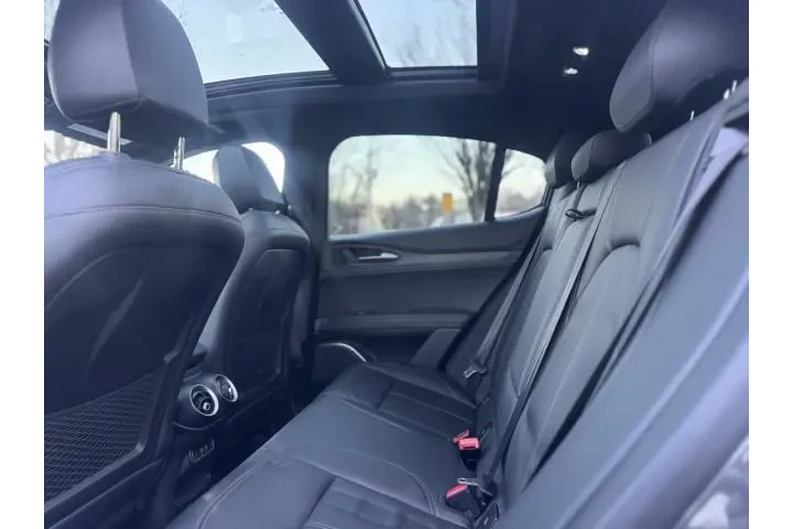 $20787 : Alfa Romeo Stelvio 2022 AWD image 9