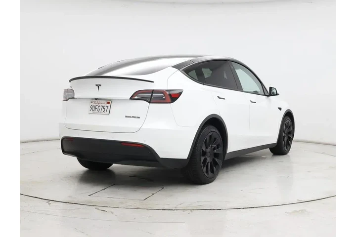 $33998 : Tesla Model Y 2022 AWD Long image 8