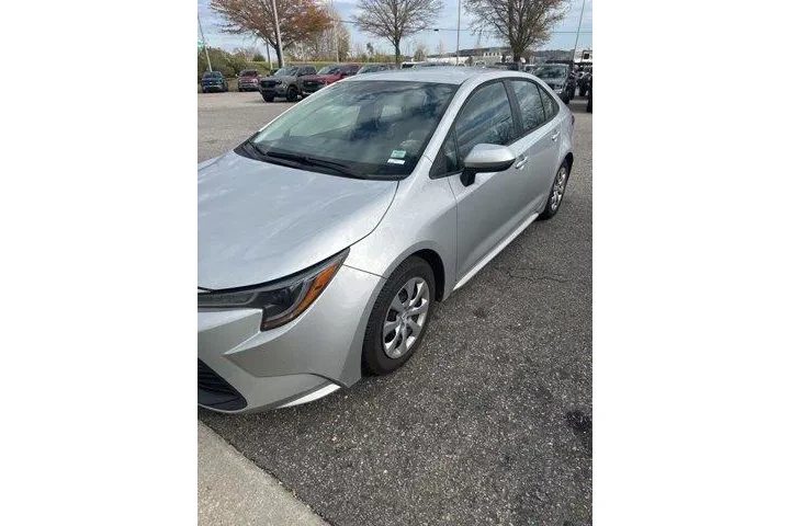 $19488 : Toyota Corolla 2024 LE 4dr S image 2