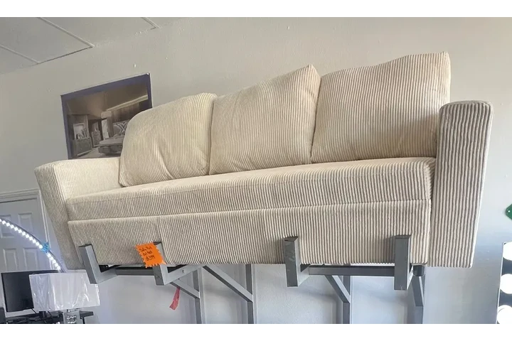 Dalila's Furniture image 6