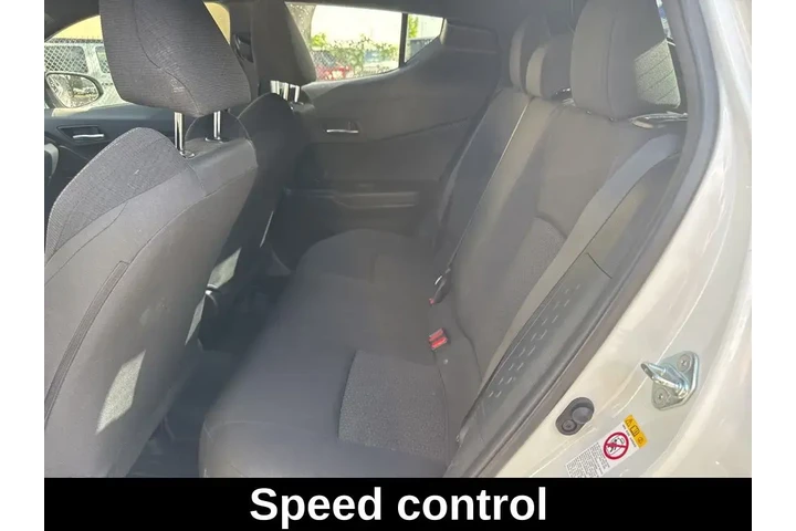 $17977 : Toyota C-HR 2019 LE 4dr Cros image 8