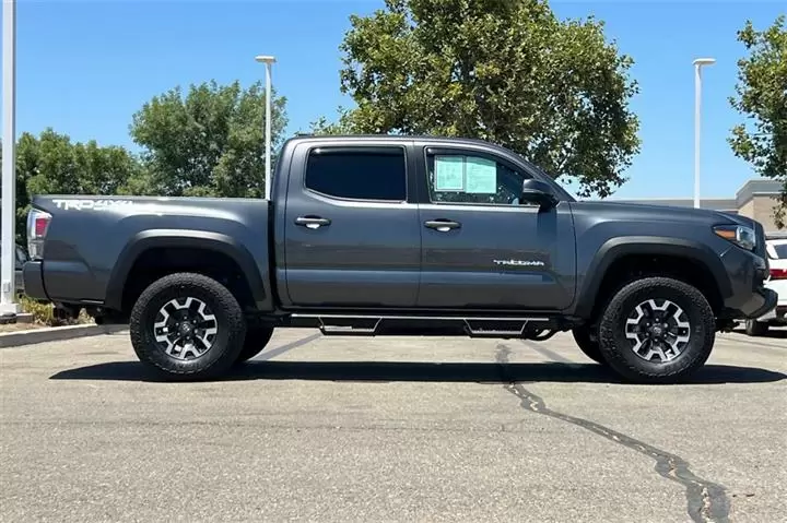 $40850 : Tacoma TRD Off-Road image 3