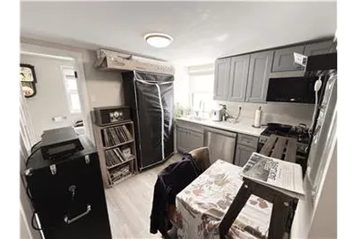 $1650 : Rental property with 0 bedro image 2