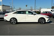 $29359 : Hyundai ELANTRA Hybrid 2025 thumbnail