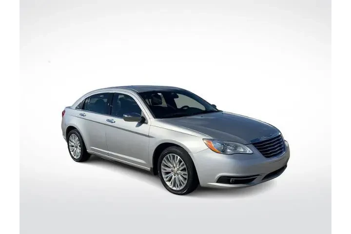$3900 : Chrysler 200 2011 Limited 4d image 2