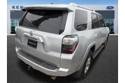 $28200 : Toyota 4Runner 2018 4x2 SR5 thumbnail