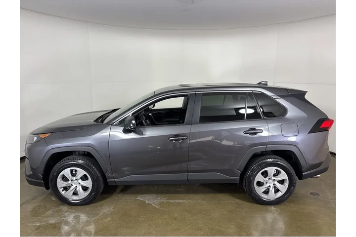 $27388 : Gold Certified2022 RAV4 LE image 10