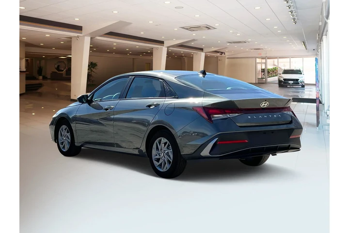 $22888 : Hyundai ELANTRA 2024 SEL 4dr image 5