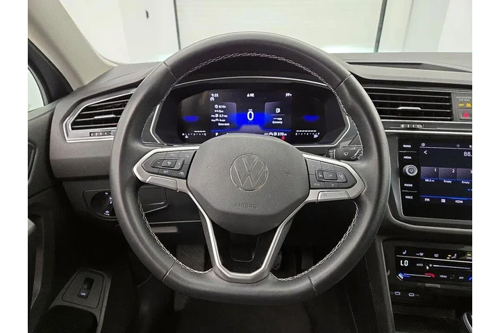$22998 : Volkswagen Tiguan 2024 Wolfs image 10
