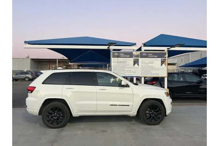$17998 : Jeep Grand Cherokee 2020 4x4 image 1