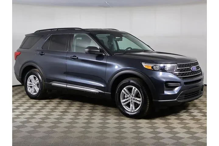 $24699 : Ford Explorer 2022 AWD XLT 4 image 2