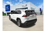 $25191 : Toyota RAV4 2024 XLE 4dr SUV thumbnail