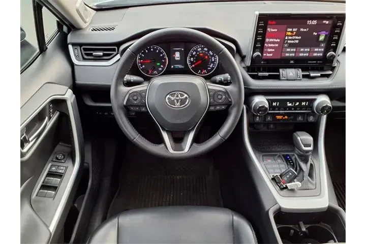 $26949 : Toyota RAV4 2022 AWD XLE Pre image 3